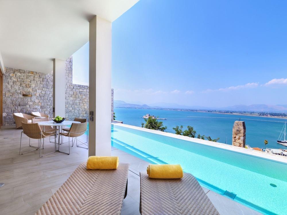 Nafplia Palace & Нафплион
